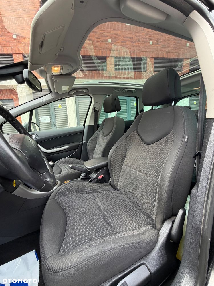 Peugeot 308 1.6 Trendy Navtech - 29