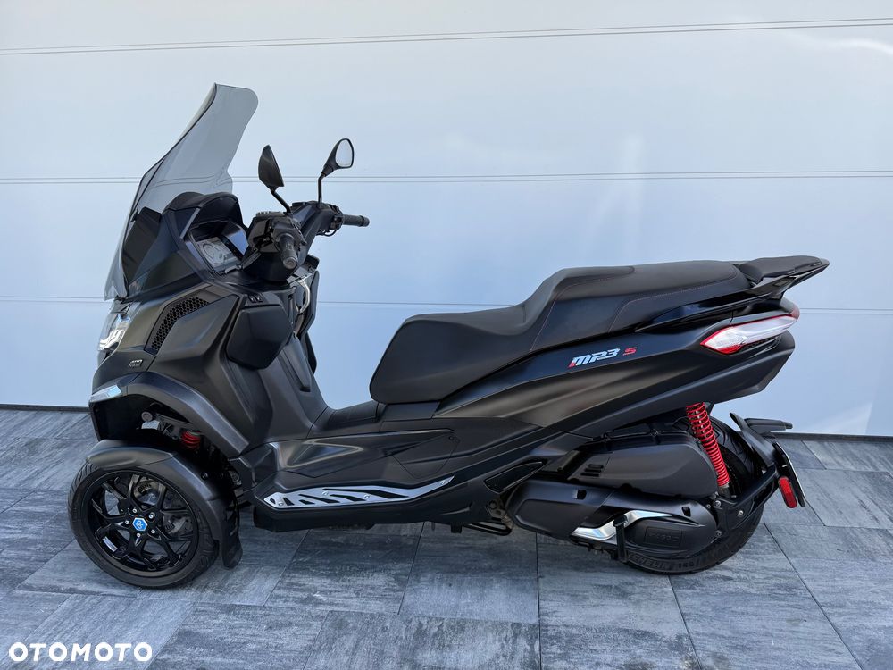 Piaggio MP-3 - 8