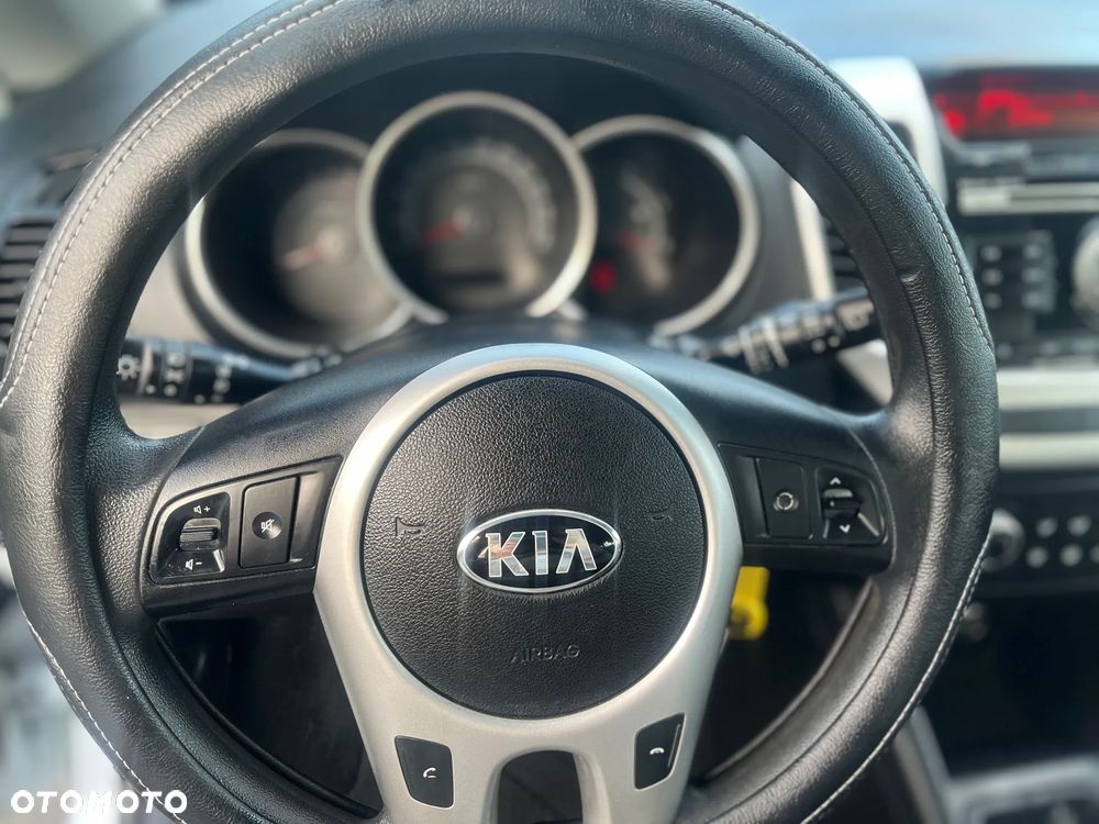 Kia Venga - 19