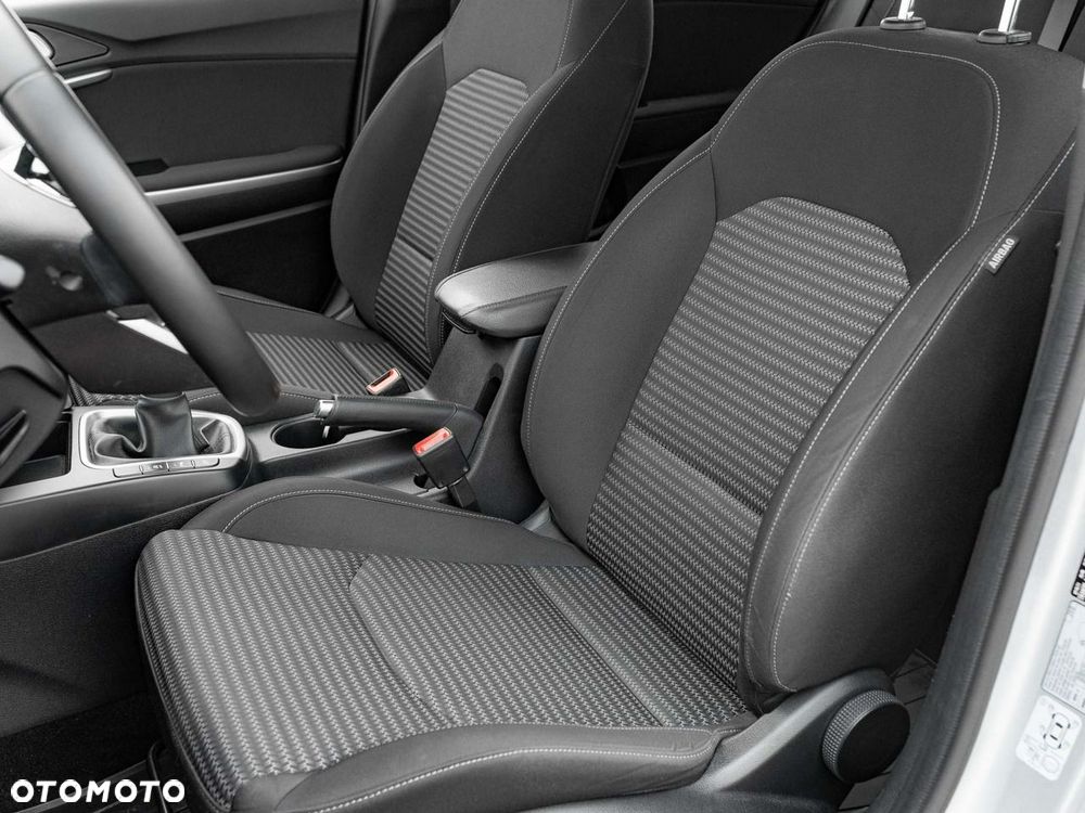 Kia Ceed - 12