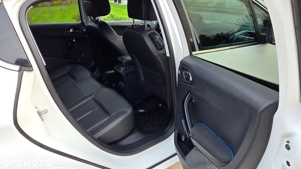 Peugeot 208 - 26