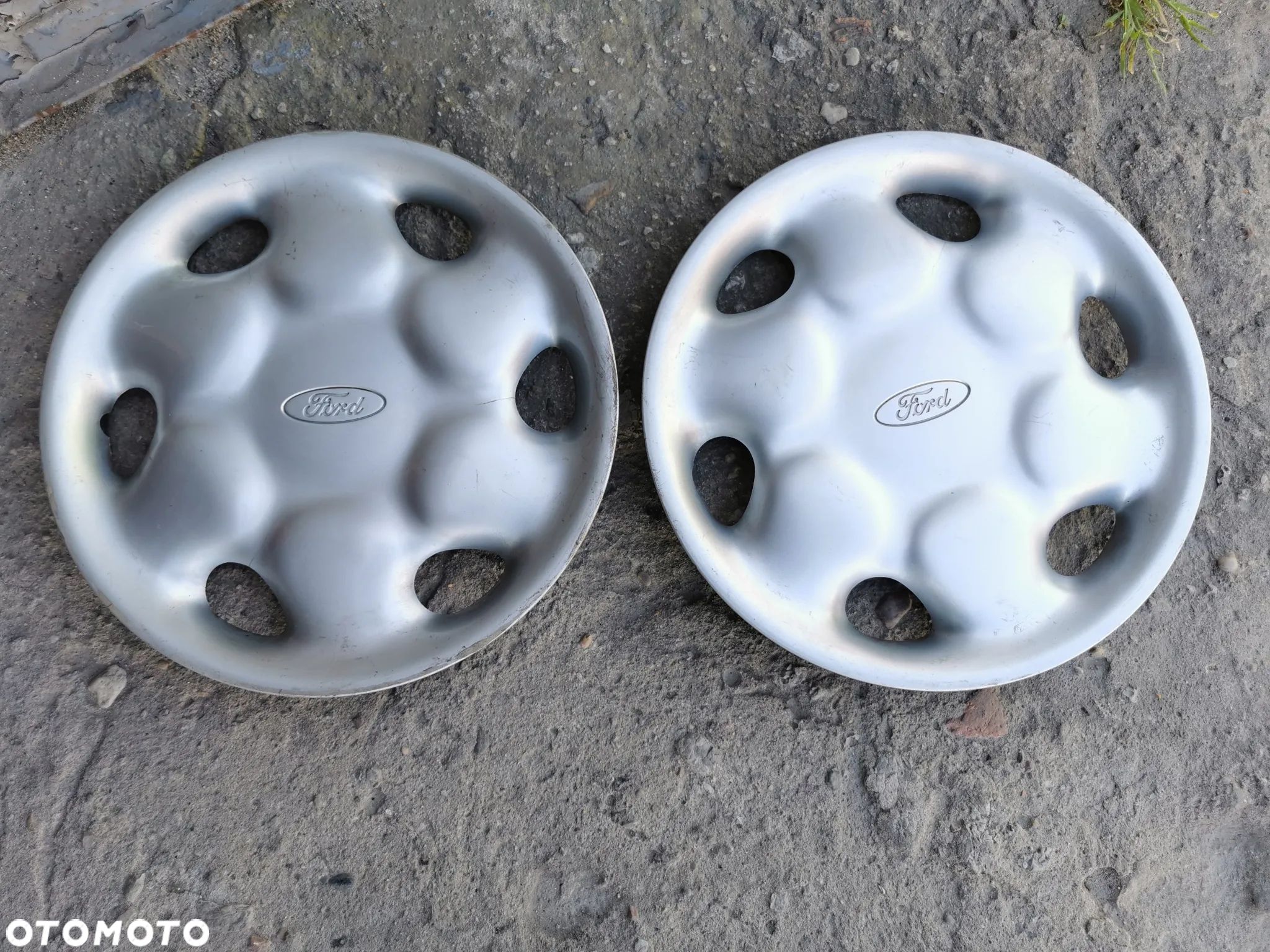 Ford Escort Puma Orion Courier Kołpaki 14" 2 szt - 1