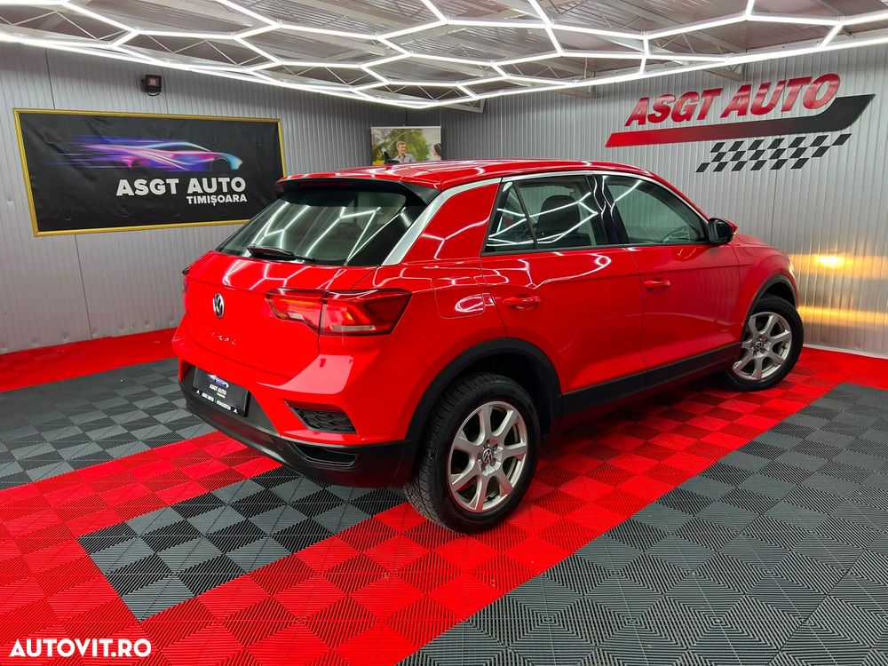 Volkswagen T-Roc - 8