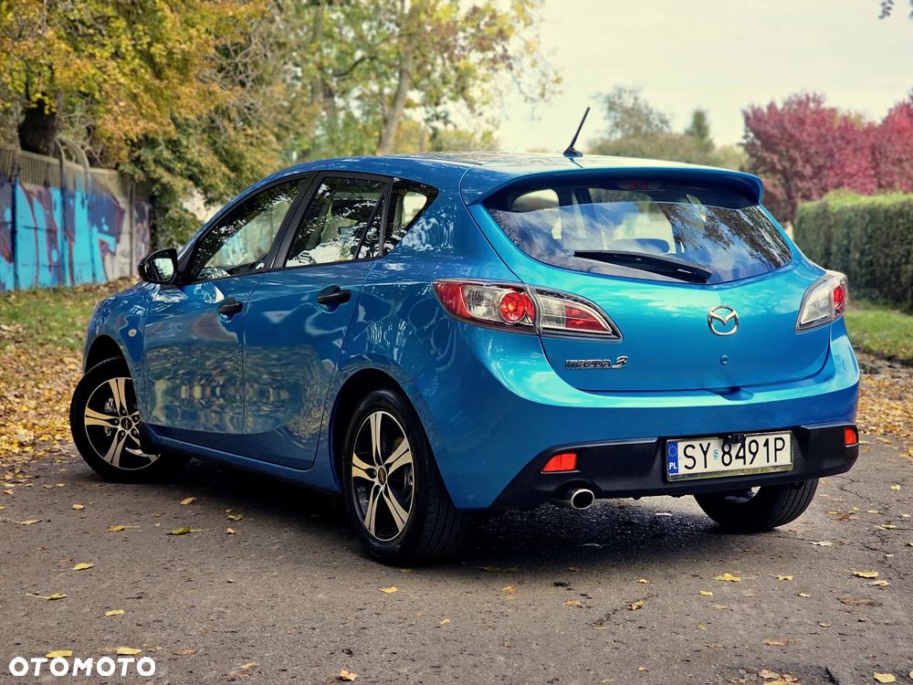 Mazda 3 1.6 Exclusive + - 22