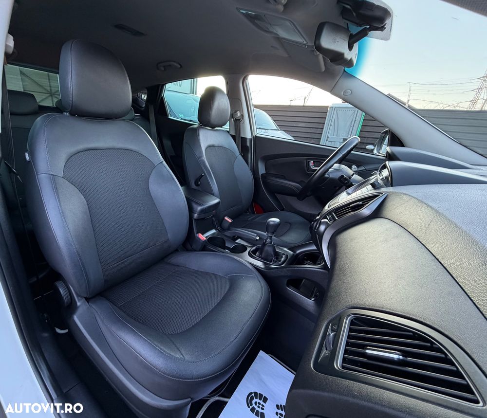 Hyundai ix35 blue 1.6 2WD Finale Gold - 15