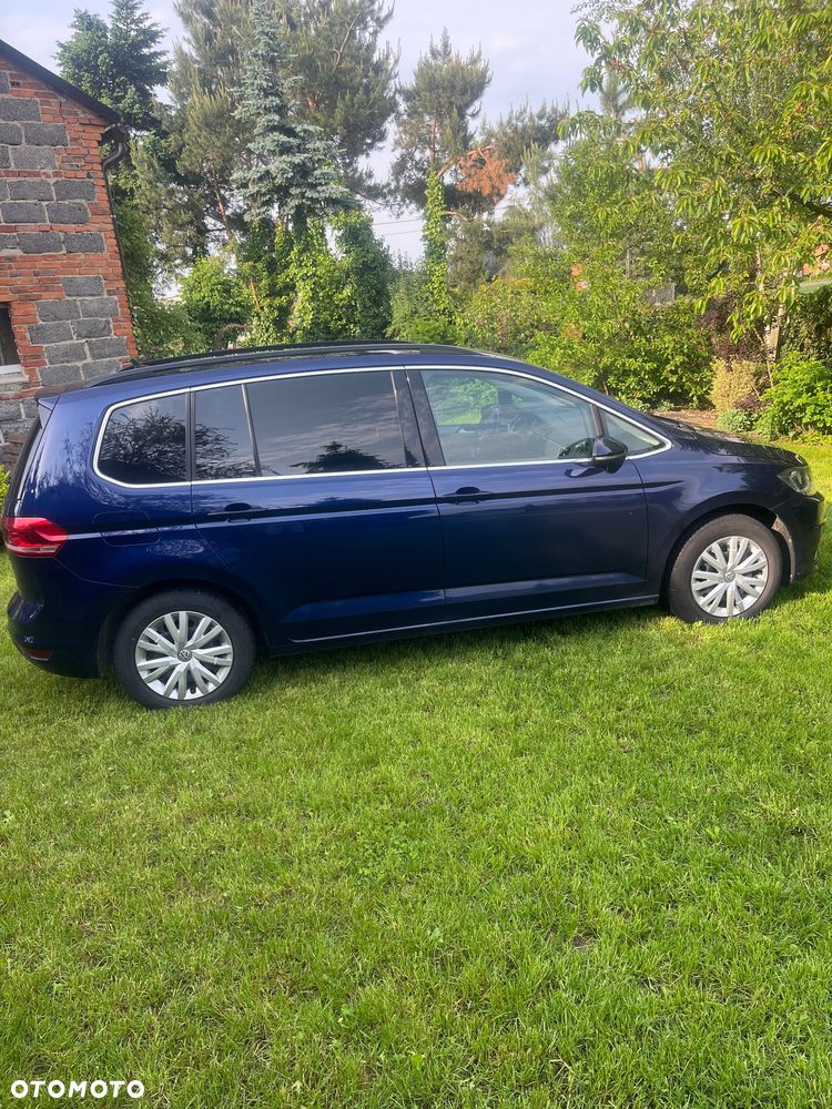 Volkswagen Touran - 4