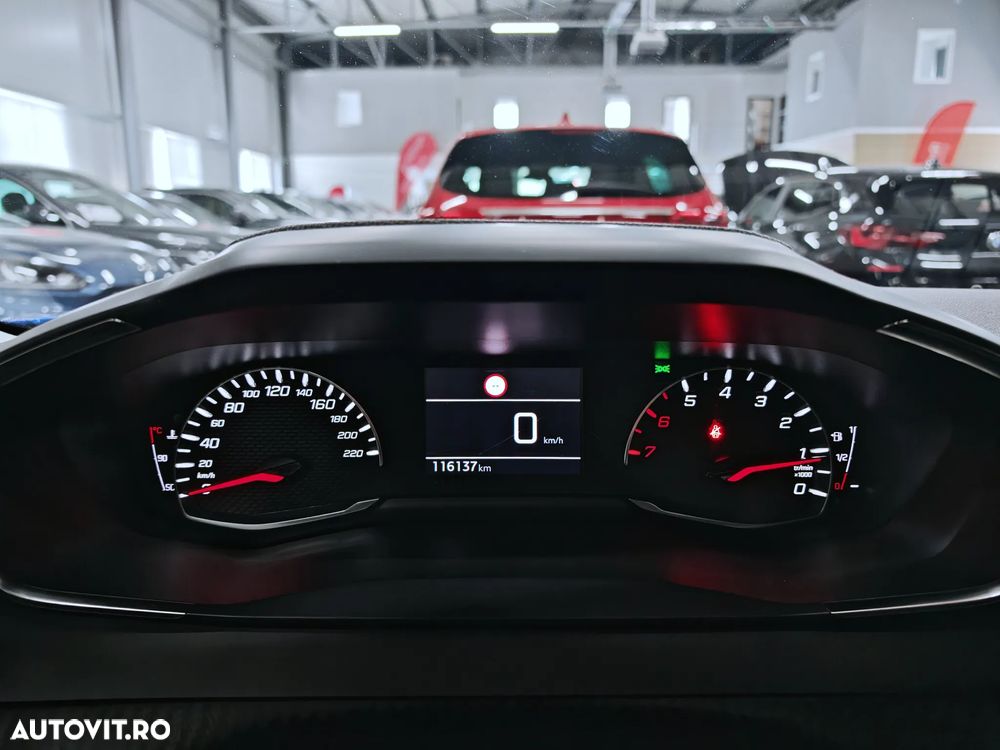 Peugeot 2008 PureTech 100 Allure - 19