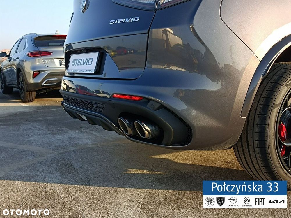 Alfa Romeo Stelvio - 12