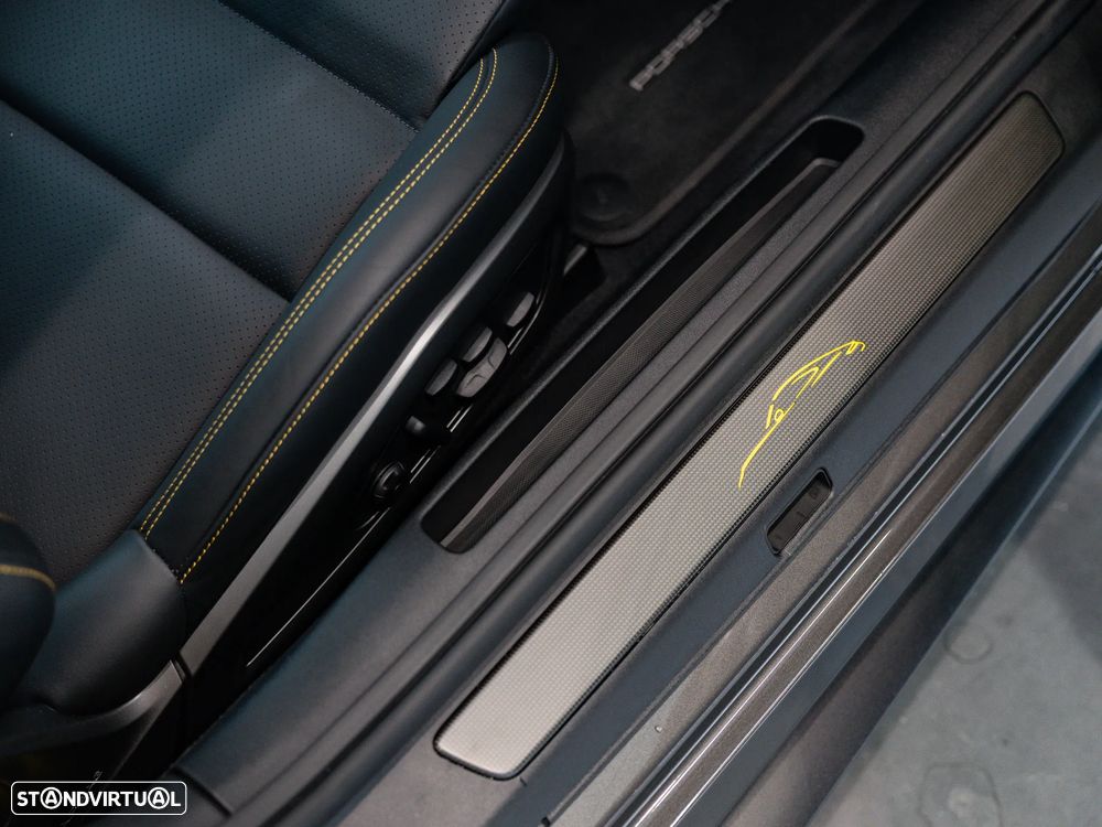 Porsche 911 (992) - 35