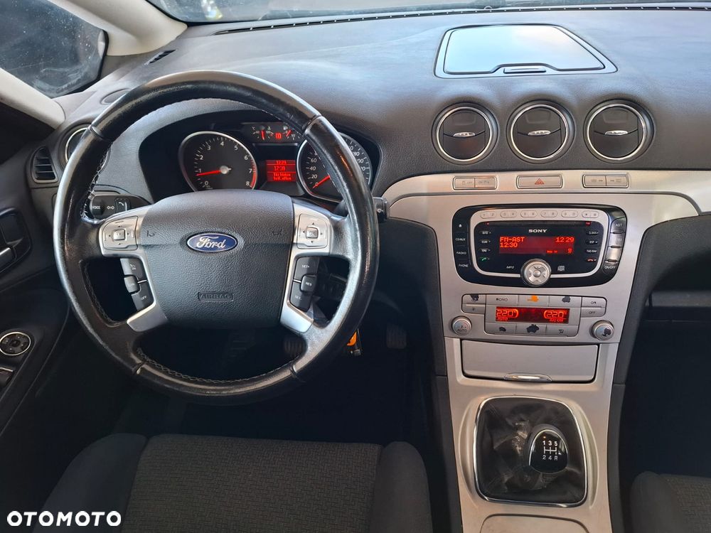 Ford S-Max 2.0 Titanium - 34