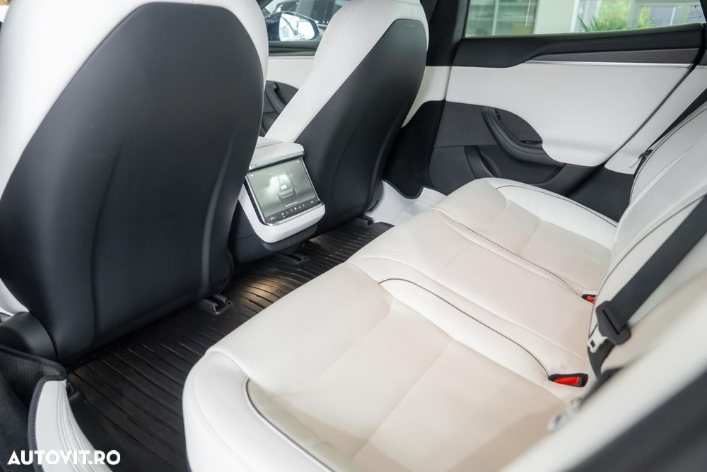 Tesla Model S - 20