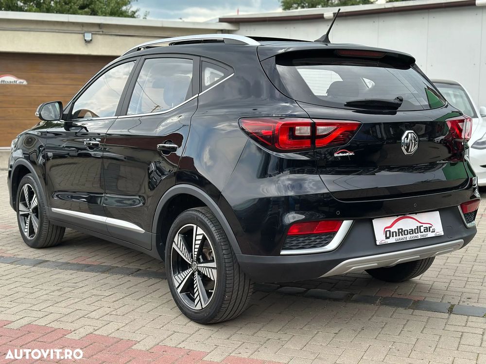 MG ZS EV Luxury - 3