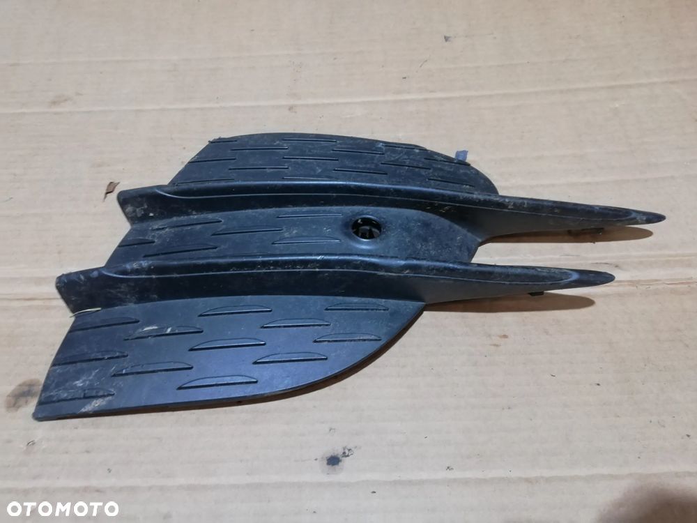 MERCEDES E-KLASA W213 AMG KRATKA ZDERZAKA PRAWA A2138859004 - 1