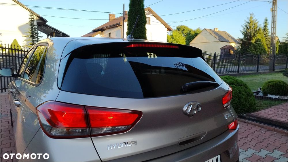 Hyundai i30 1.4 BlueDrive Go - 25