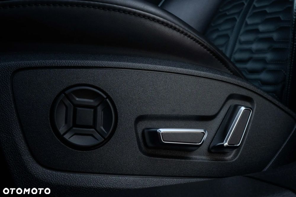 Audi RS6 Avant TFSI mHEV Quattro Performance Tiptronic - 16