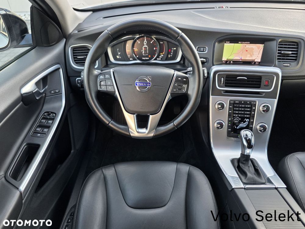 Volvo V60 Cross Country - 19