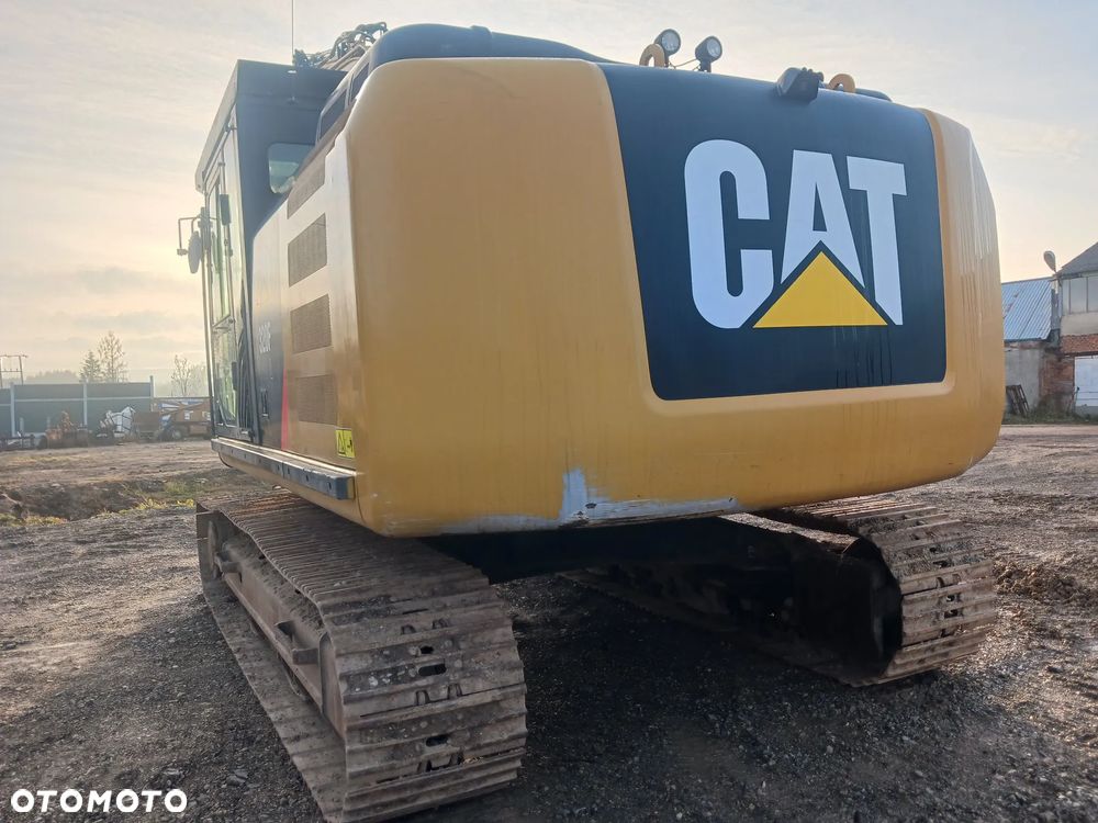 Caterpillar 320F - 6
