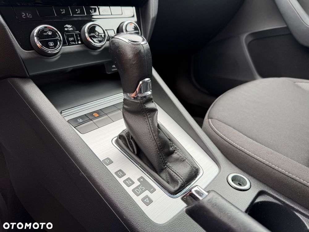 Skoda Octavia 2.0 TDI Ambition DSG - 27