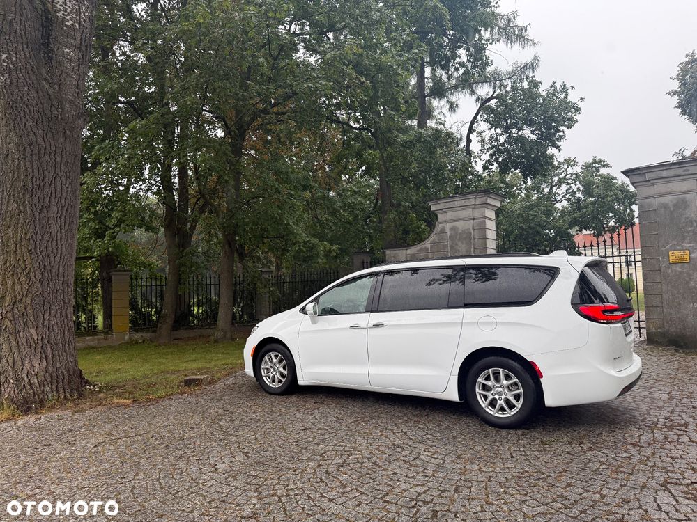 Chrysler Pacifica - 23