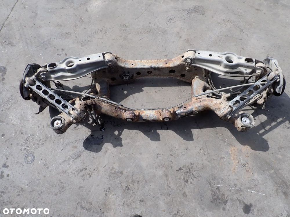 SANKI WÓZEK KOŁYSKA TYŁ BMW E90 - 7