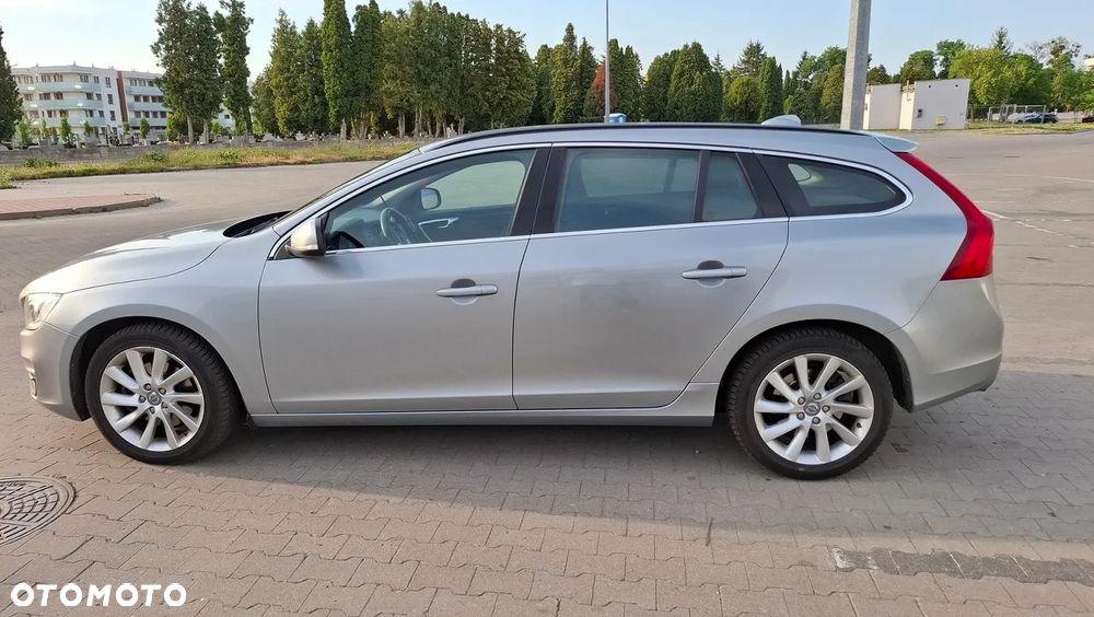 Volvo V60 D2 Momentum - 5