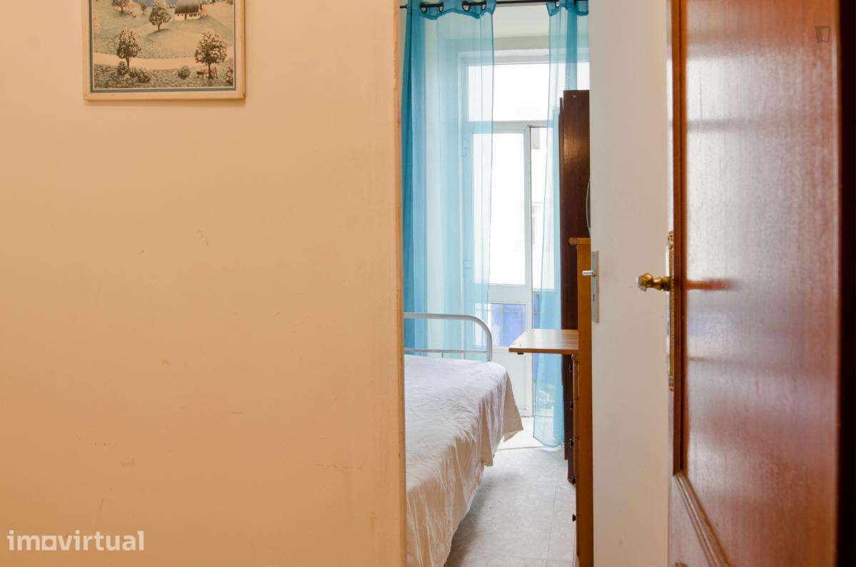 Quarto - localizado em Alameda Lisbon - Grande imagem: 3/13