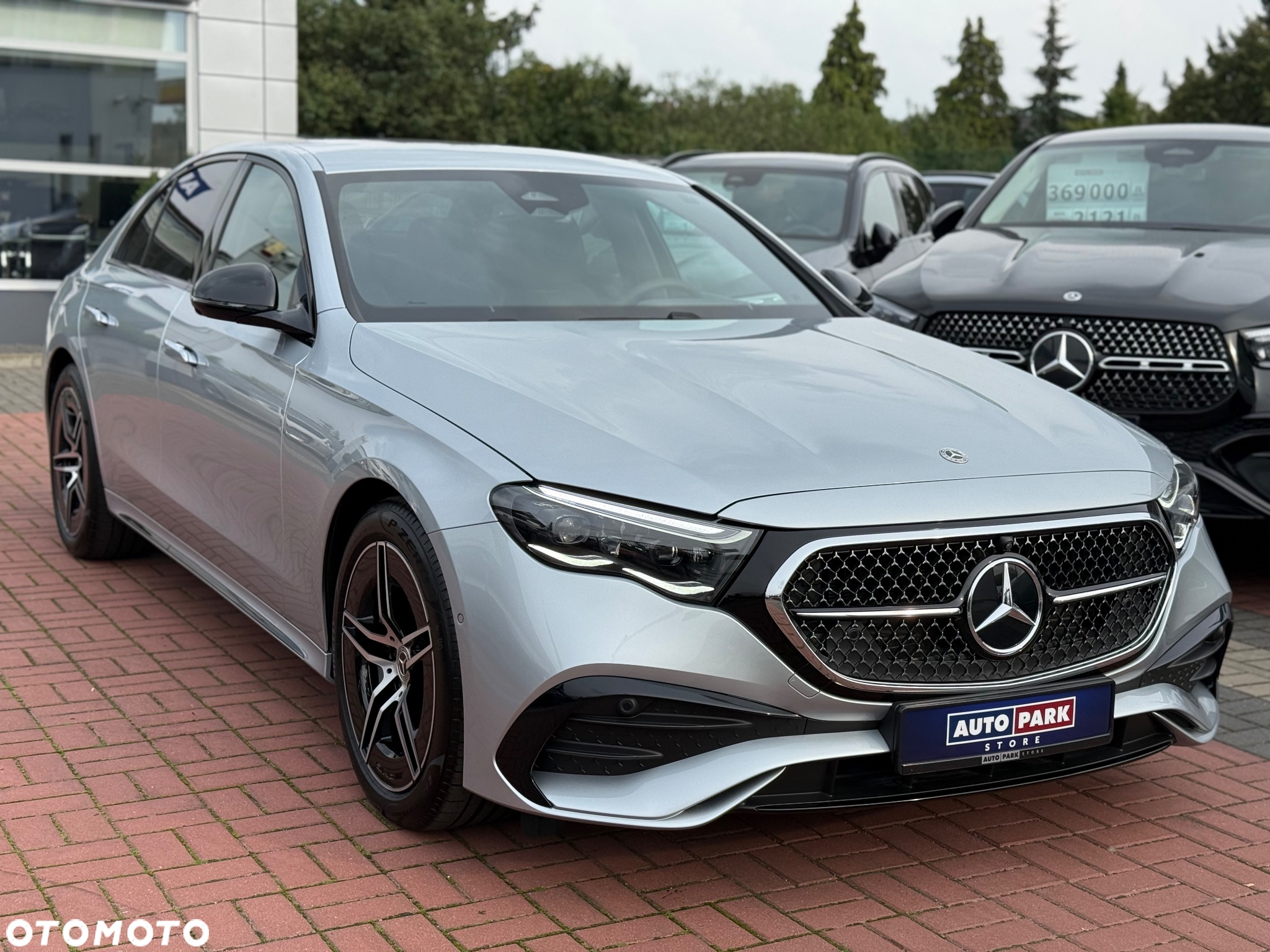 Mercedes-Benz Klasa E 200 mHEV 4-Matic AMG 9G-Tronic - 3