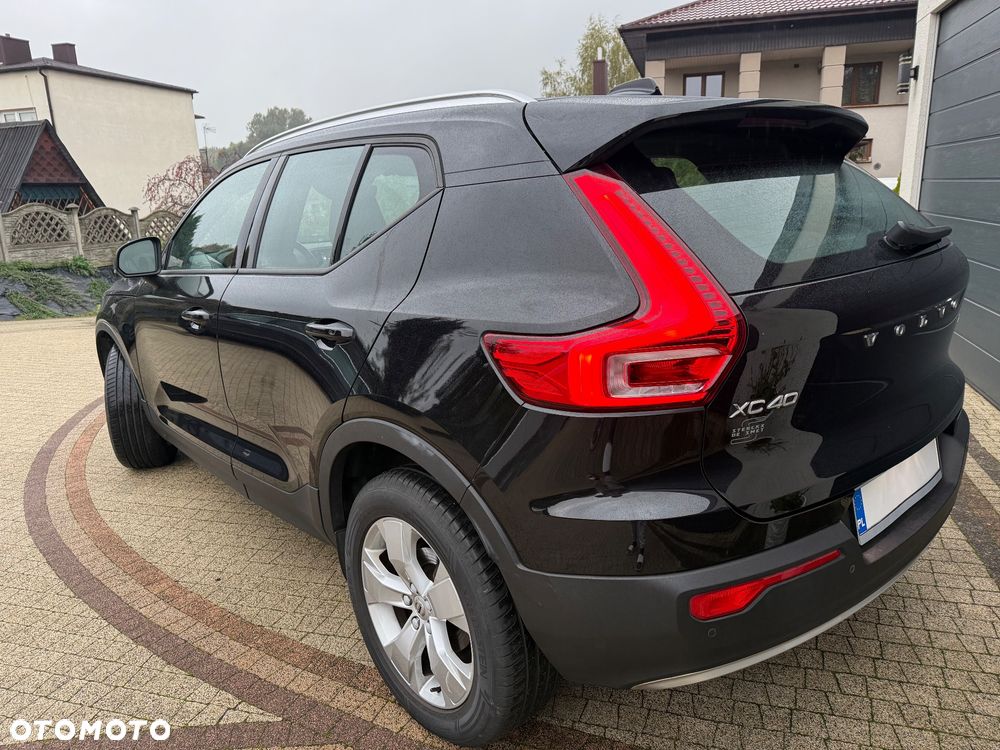 Volvo XC 40 T3 Geartronic Momentum Pro - 11