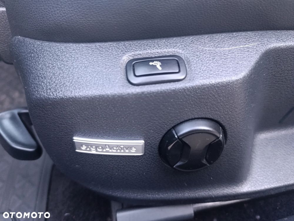 Volkswagen Golf 1.6 TDI BlueMotion Technology Comfortline - 16