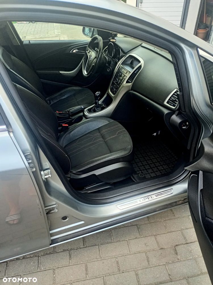 Opel Astra 1.4 T Cosmo - 13