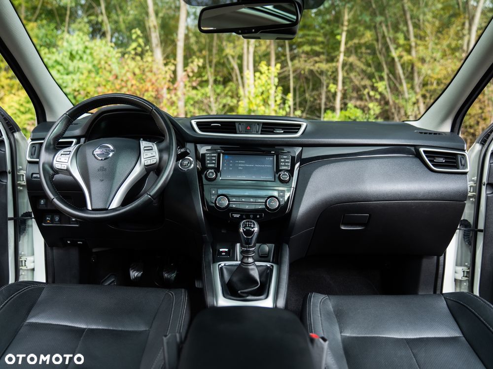 Nissan Qashqai 1.6 dCi TEKNA - 31