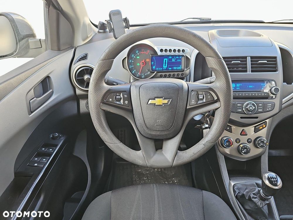 Chevrolet Aveo - 12