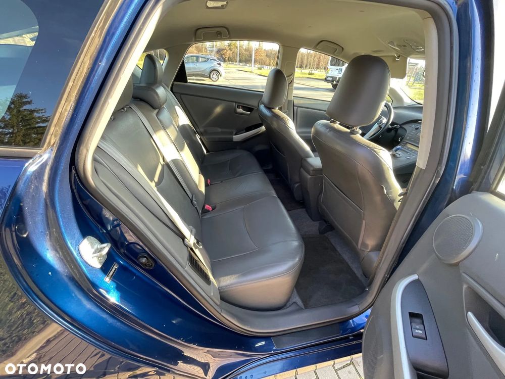 Toyota Prius (Hybrid) Sol - 14