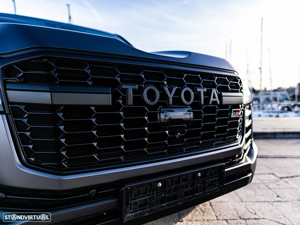 Toyota Land Cruiser - 48