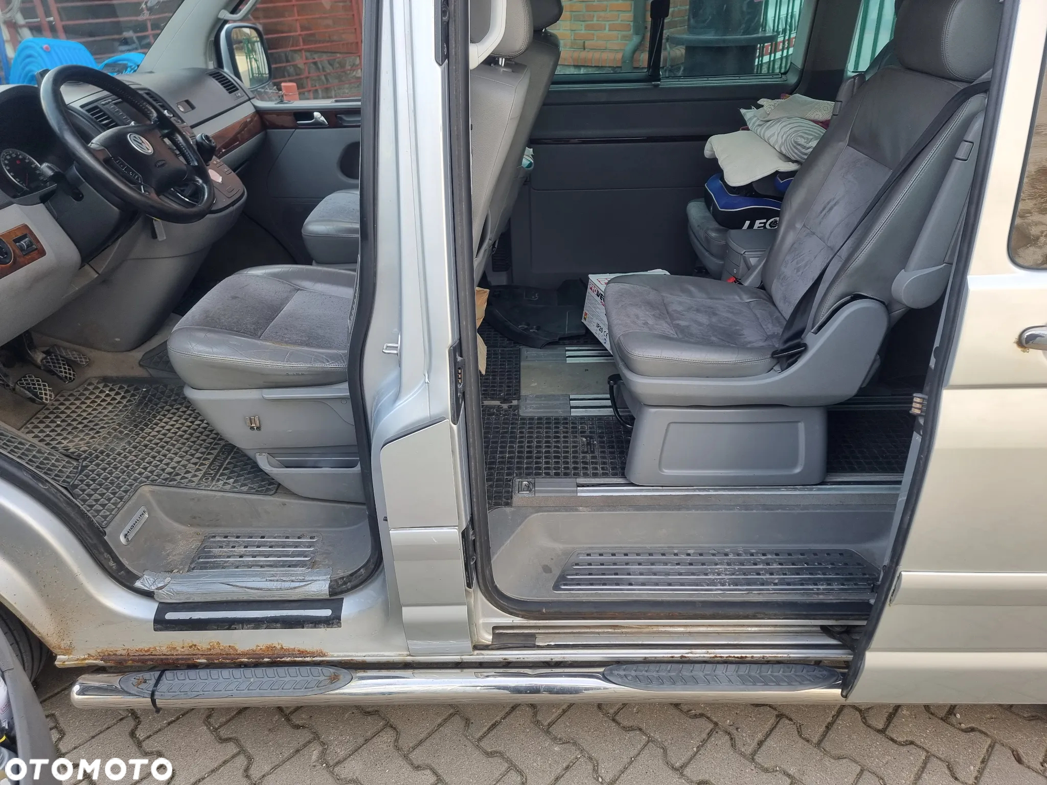 Volkswagen Multivan - 13
