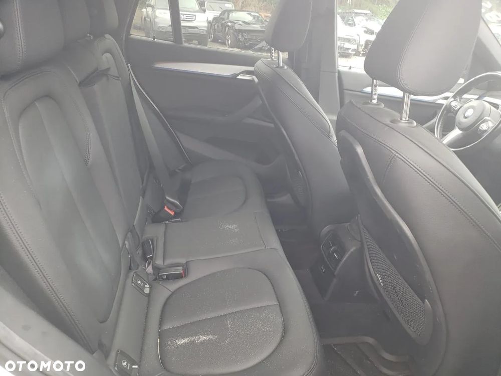 BMW X1 - 10