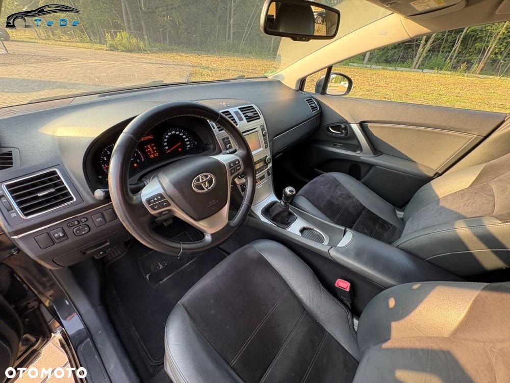 Toyota Avensis Touring Sports 1.8 Executive - 21
