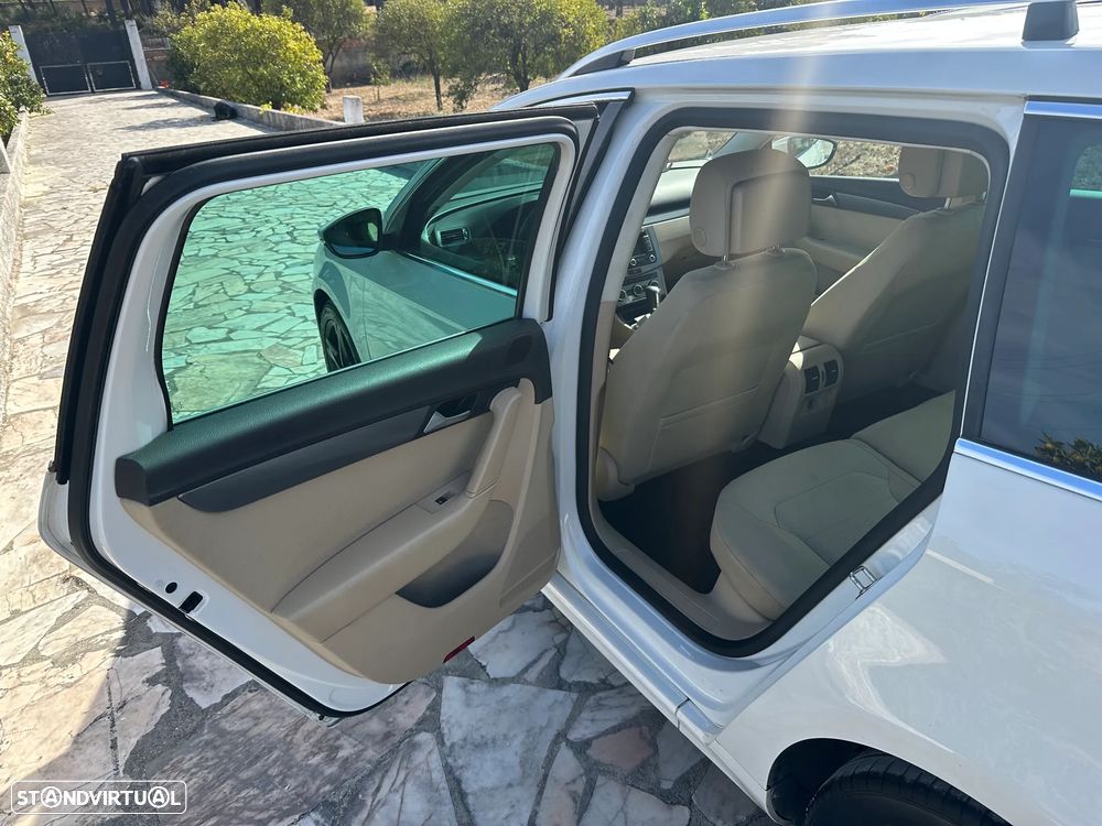 VW Passat Variant - 24