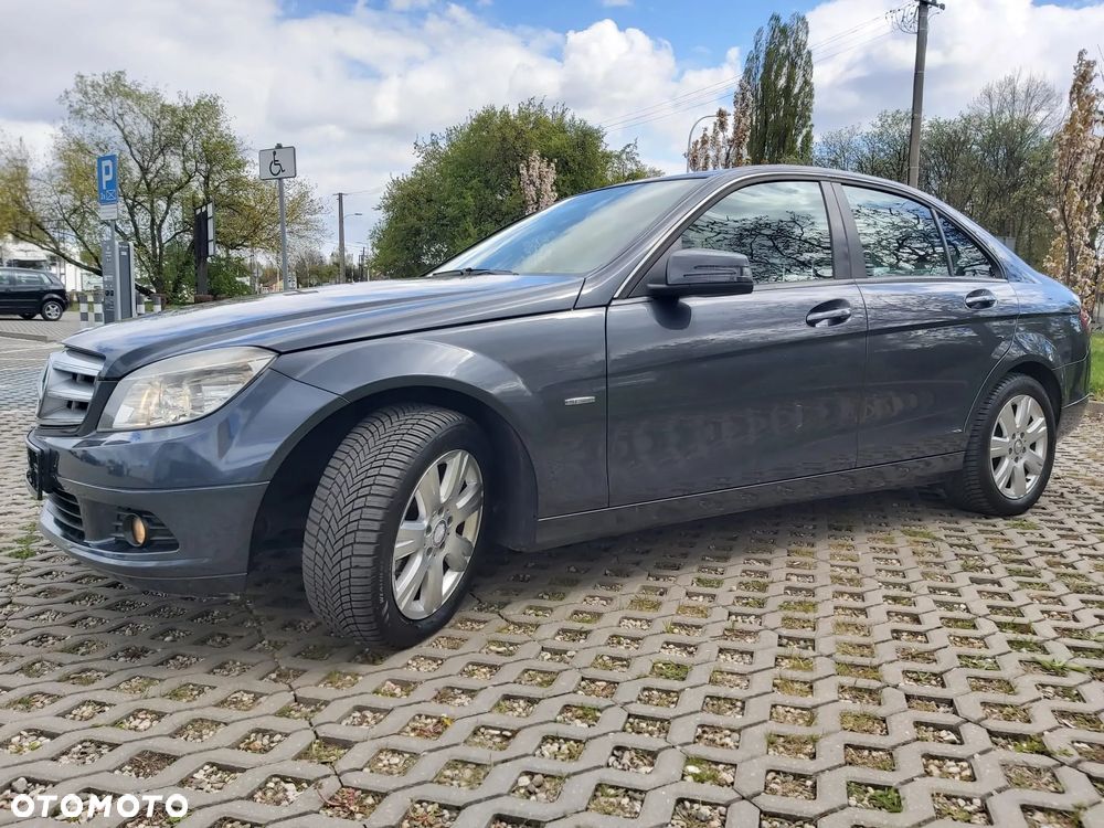 Mercedes-Benz Klasa C 200 CDI BlueEff Avantgarde - 29