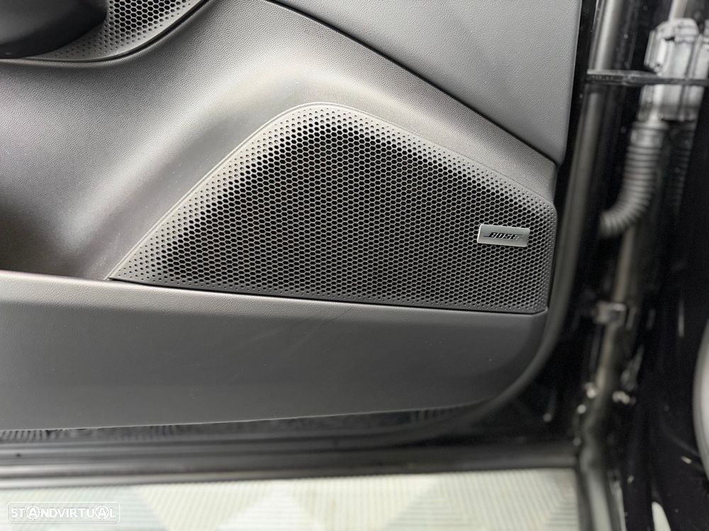 Porsche Macan Electric 4 - 24