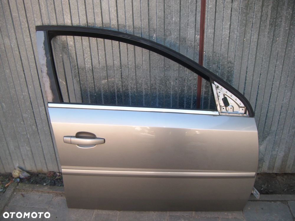 opel vectra c sedan  drzwi prawy przód  z158 - 1