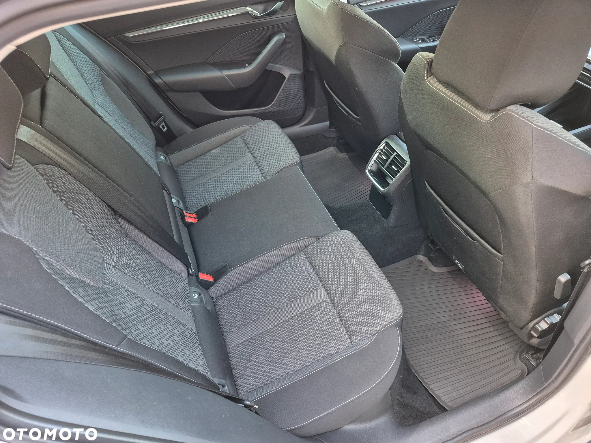 Skoda Octavia 2.0 TDI Style DSG - 10