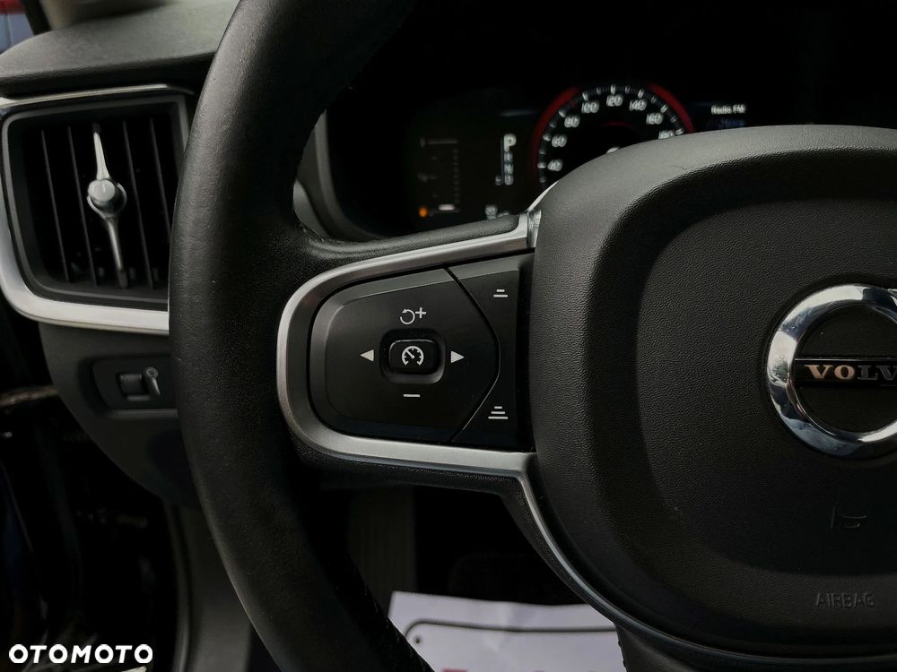 Volvo V90 D4 SCR Momentum - 24