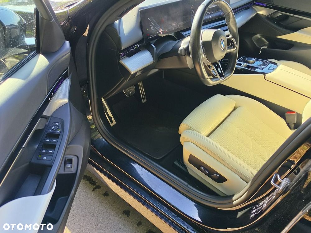 BMW Seria 5 520d xDrive mHEV M Sport - 21