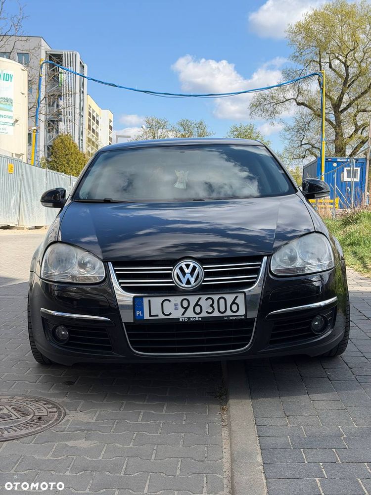 Volkswagen Jetta 2.0 FSI Comfortline - 3