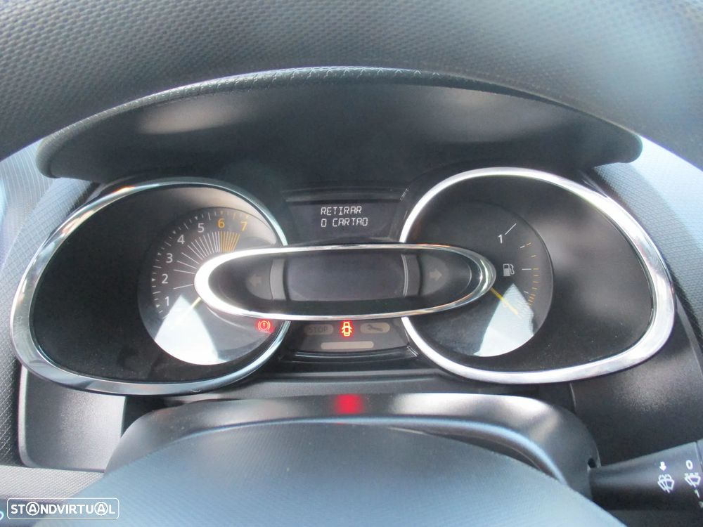 Renault Clio - 11