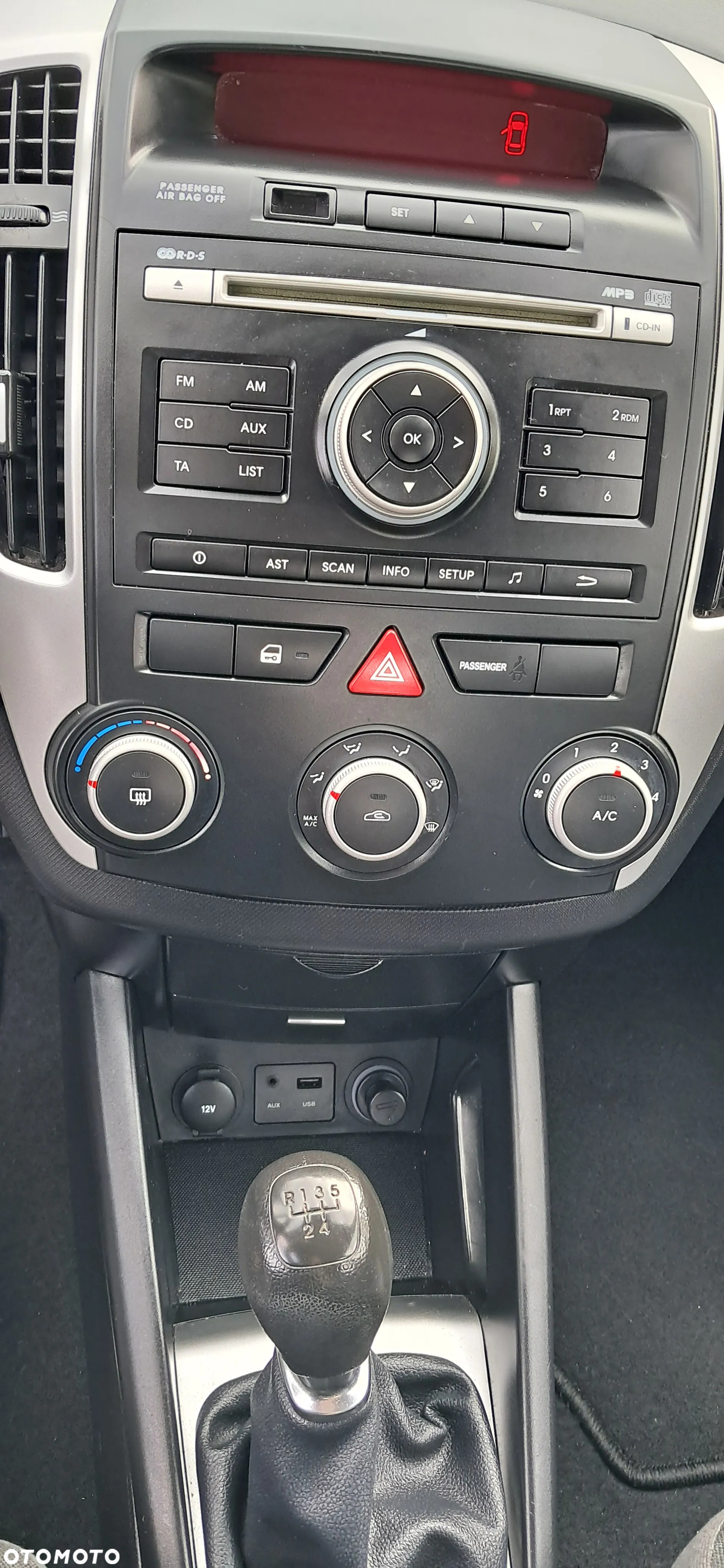 Kia Ceed 1.4 CVVT Attract - 17