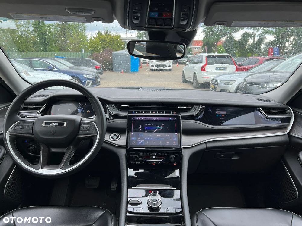 Jeep Grand Cherokee - 21
