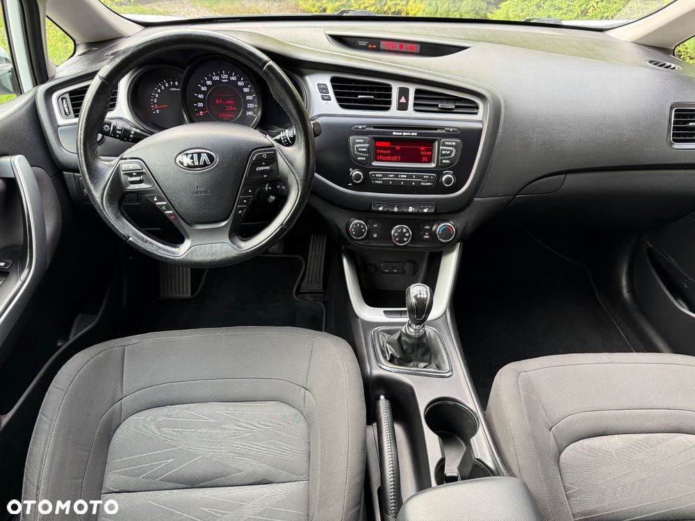 Kia Ceed - 12