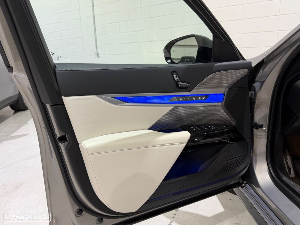 BMW 740 d xDrive Pack Desportivo M Pro - 24